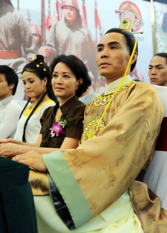 http://media.thethaovanhoa.vn/2010/06/16/08/21/Vaivua.jpg