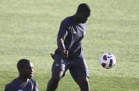 “Balotelli về Milan, tại sao không”? 