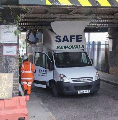 Những tai nạn xe hơi hi hữu nhất quả đất ảnh 9