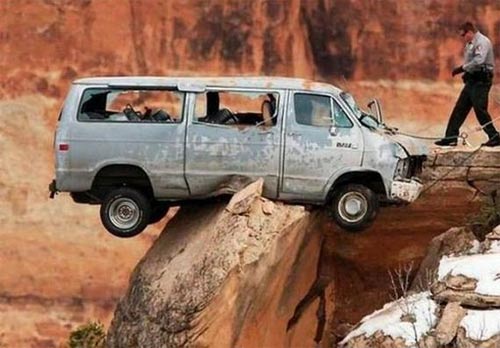 Những tai nạn xe hơi hi hữu nhất quả đất ảnh 15