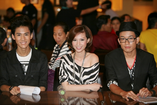 3 VJ của MTV Việt Nam, từ trái sang: Đăng Khoa, Quỳnh Chi, Anh Vũ