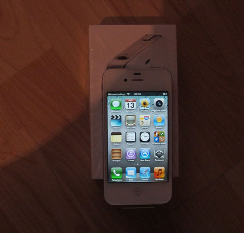 iPhone 4S đã có mặt tại Việt Nam - 1