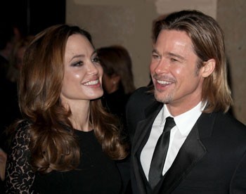 Brangelina bị các con... ép cưới