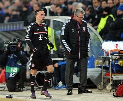 Cư xử kh&ocirc;ng đẹp, Ribery vẫn được Chủ tịch bảo vệ