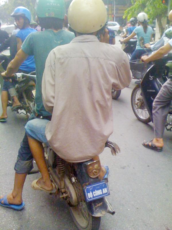 http://media.thethaovanhoa.vn/2012/03/14/13/51/T48491-Chu-thich-Bien-so-chi-co-o-VN.jpg