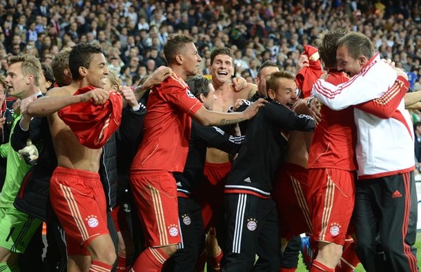 Neuer đưa Bayern đến chung kết:  Khi Chúa là người Đức