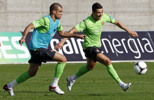 EURO 2012: Nhung cau hoi lon dang cho duoc giai dap
