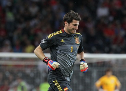 Casillas thiết lập kỷ lục mới trong làng túc cầu thế giới