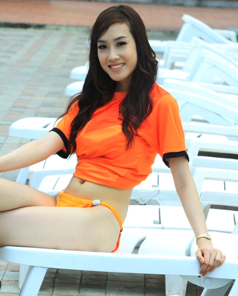 Người đẹp Việt Khoe hàng cổ vũ EURO 2012 IMG0144 Người đẹp Việt Khoe hàng cổ vũ EURO 2012