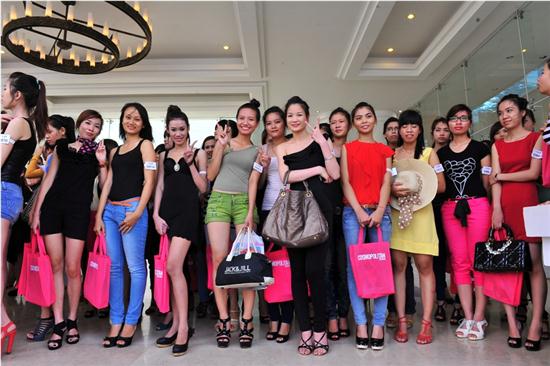 Vietnam’s Next Top Model 2012 ngày đầu sơ tuyển
