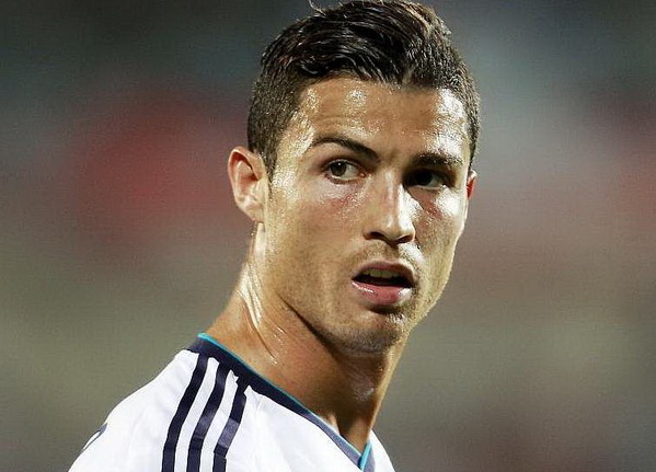 Ronaldo trở lại Valdebebas: Khi Mourinho làm người thương thuyết