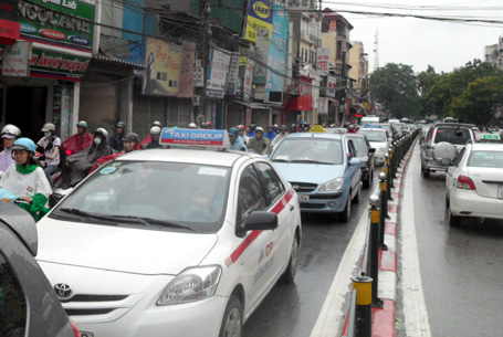 Hà Nội: Cấm taxi trên nhiều tuyến phố trước Tết