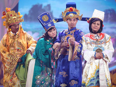 Xem trước Táo quân 2013: Báo cáo, Mr. Đàm 'hôn sư', Huy Hoàng 'phê thuốc'!