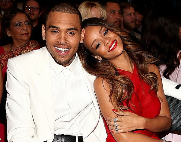 Chris Brown và Rihanna lại chia tay vì ghen tuông