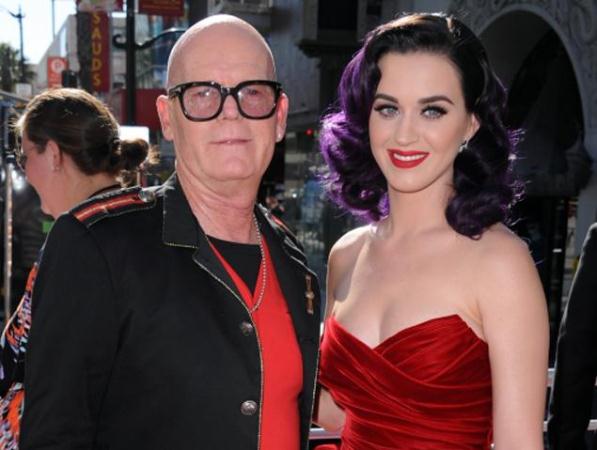 Bố đẻ gọi Katy Perry là 'quỷ'