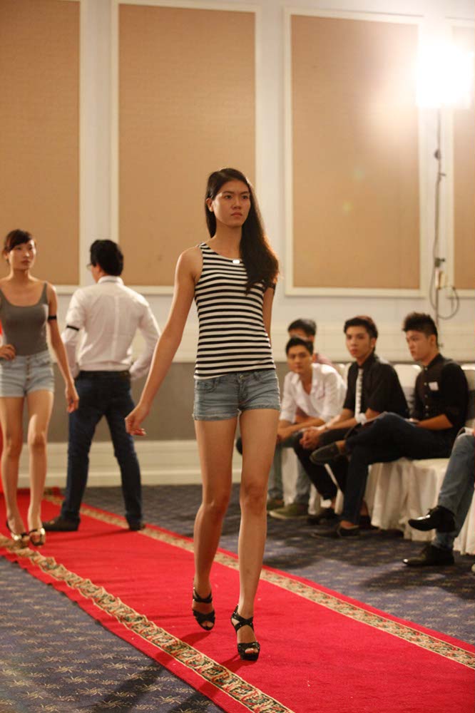 Hàng ngàn 'nam thanh nữ tú' dự tuyển Vietnam’s Next Top Model 2013