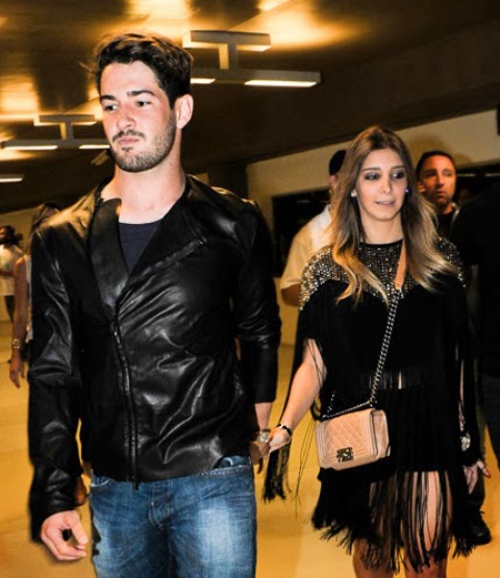 Bà chủ Milan diện đồ trễ nải bên Kaka