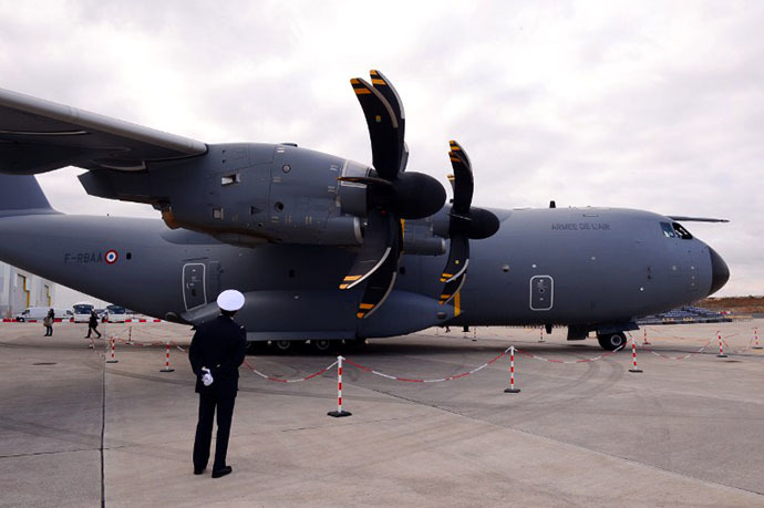 Khám phá siêu máy bay vận tải A400M mới ra lò của Airbus