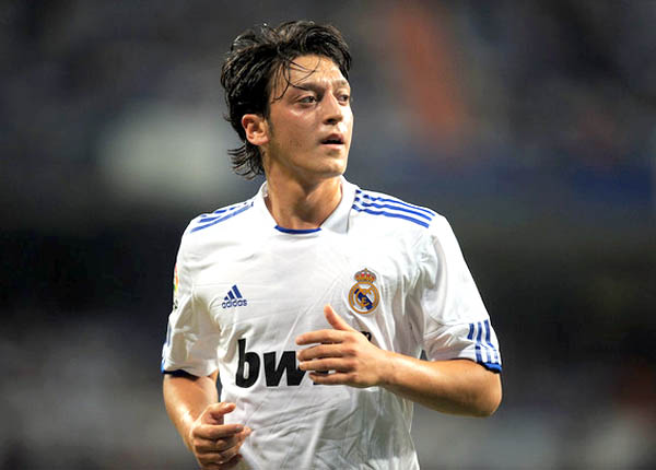 Real Madrid đang nhớ Mesut Oezil