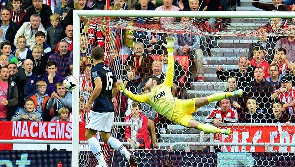 Schmeichel: 'Pha cứu thua của De Gea hay bậc nhất trong lịch sử'