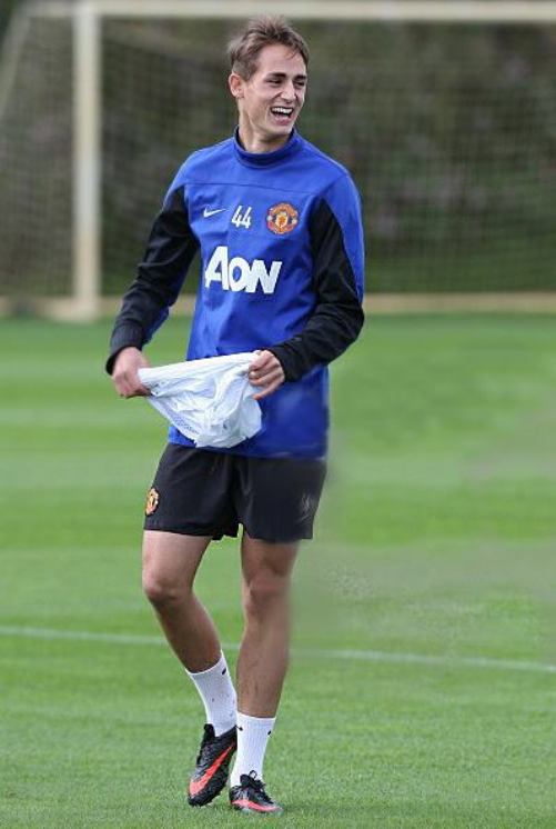 ‘Người hùng’ Adnan Januzaj của Man United đẹp trai từ nhỏ