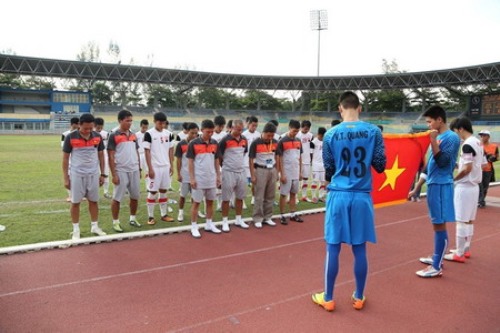 Hình ảnh xúc động và đầy tự hào về chiến thắng lịch sử U19 Việt Nam