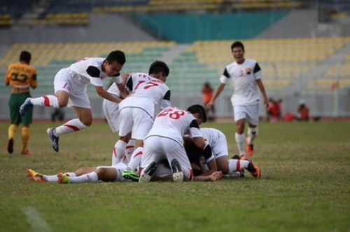 Hình ảnh xúc động và đầy tự hào về chiến thắng lịch sử U19 Việt Nam