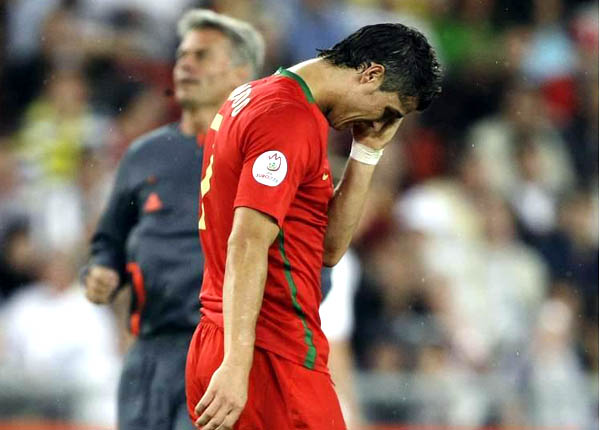 ĐT Bồ Đào Nha: Nếu gặp may, Ronaldo mới được đá play-off