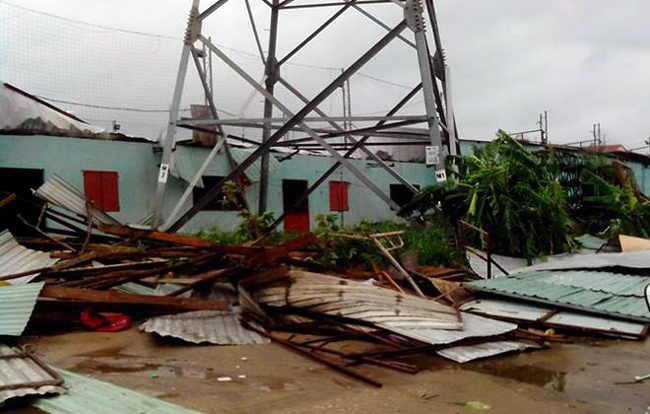 Huế, Đà Nẵng, Hội An oằn mình trong bão