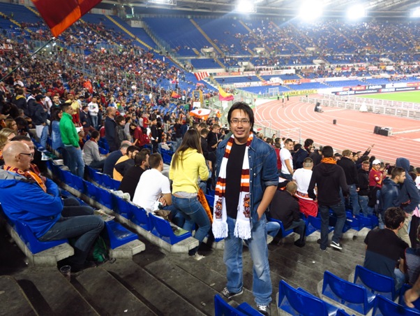 Góc Anh Ngọc: Khi vật cứu mạng là tấm kính ngăn cách hai thế giới thù địch