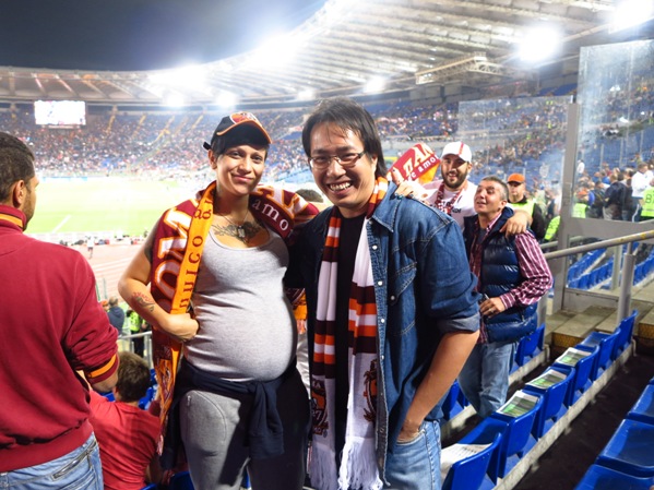 Góc Anh Ngọc: Khi vật cứu mạng là tấm kính ngăn cách hai thế giới thù địch