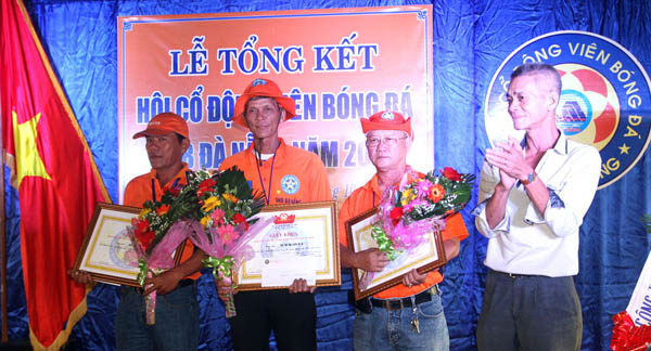 Hội cổ động viên SHB Đà Nẵng tổng kết sau mùa giải 2013