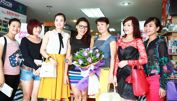 MC Như Quỳnh ra mắt sách chê trai thủ đô 'nhát và ếch'