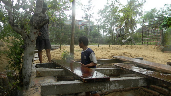 Độc đáo: Dân biển Quảng Nam đào hầm tránh siêu bão Haiyan | Thể thao & Văn hóa