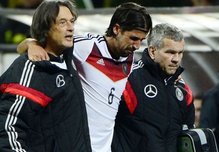 Thay Khedira bằng Casemiro hay Illaramendi?