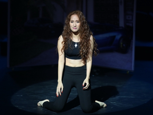 Khánh Thi, Ngọc Trinh, Mai Phương Thúy bất ngờ hủy show trực tiếp