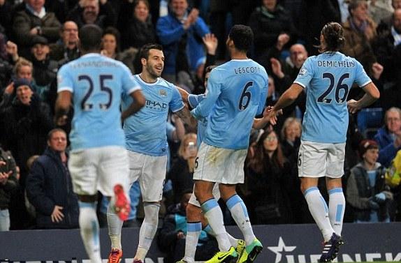 Man City 3-0 Swansea: Etihad lại mở hội, Man “xanh” trở lại tốp 4