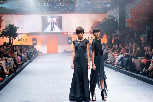 Tập 9 Vietnam’s Next Top Model: Quang Đại ngỡ ngàng bị loại, Chà Mi sẽ là ‘quán quân’?