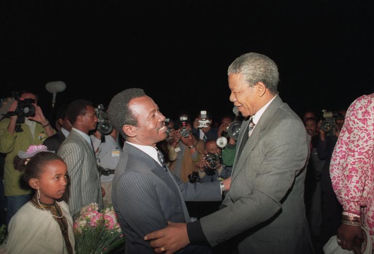 Chuyện người huấn luyện Nelson Mandela trở thành người lính
