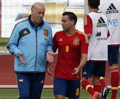 Xavi lẽ ra đã rời ĐT TBN năm 2012 nếu không có sự can thiệp của Del Bosque