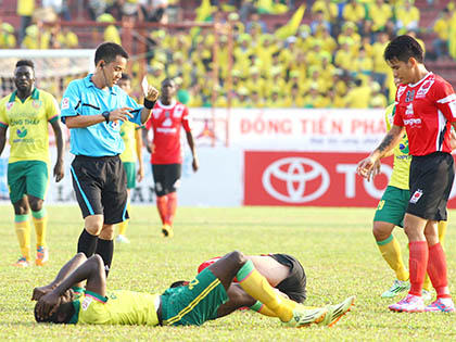 ĐT.Long An - Đồng Tháp 3-0: Thất bại cay đắng của Đồng Tháp