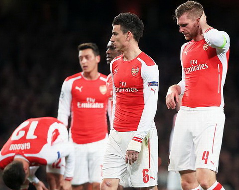 Arsenal 1-3 Monaco: Berbatov lập công, Arsenal có nguy cơ bị loại sớm