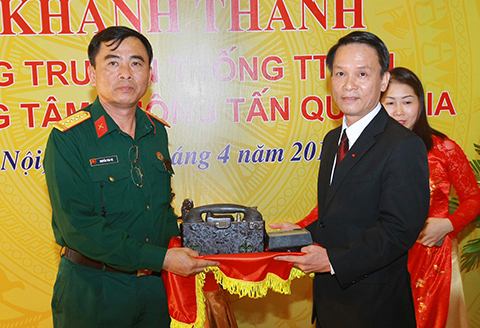 TTXVN và Sư đoàn 304: Hình mẫu đẹp về tình cảm quân dân