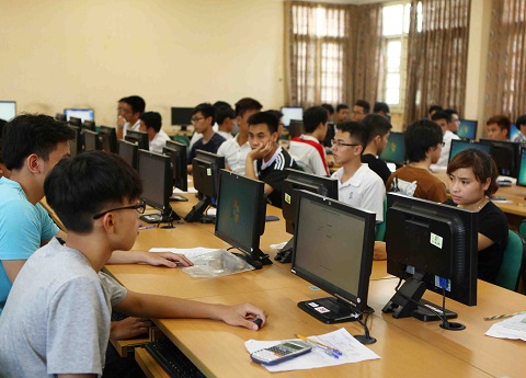 Lần đầu tiên học sinh thi đánh giá năng lực trên máy tính để tuyển sinh vào đại học