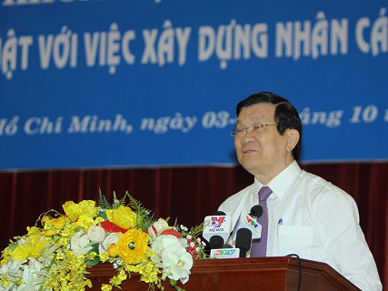 Văn học nghệ thuật cần thúc đẩy con người vươn tới sự hoàn thiện