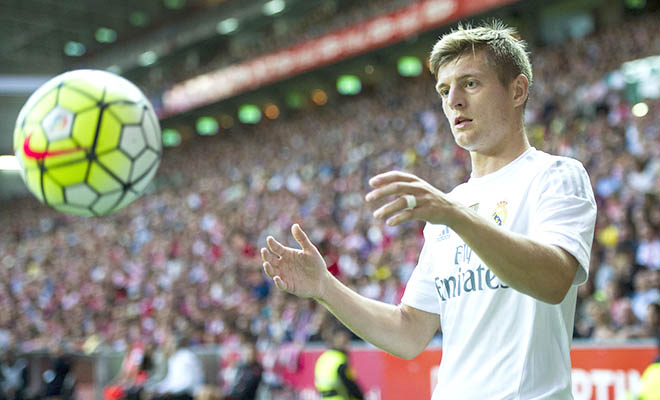 Toni Kroos: 'Hoàng tử' trên sân Hoàng tử