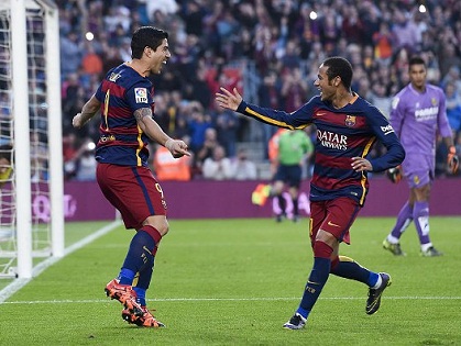 Barca 3-0 Villarreal: Neymar và Suarez giúp Barca soán ngôi đầu bảng