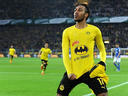 HLV Tuchel cho phép Aubameyang cởi áo ăn mừng