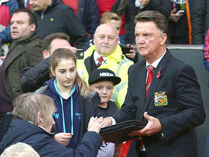 Giai đoạn chuyển giao, Man United cần Van Gaal