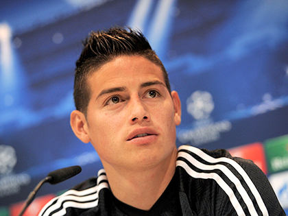 James Rodriguez vẫn nhạt nhòa: Sự mập mờ của Benitez và mệnh lệnh từ Perez